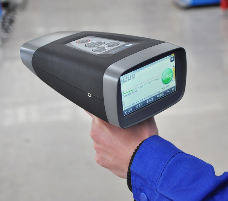 便攜式智能局部放電監測儀實物圖